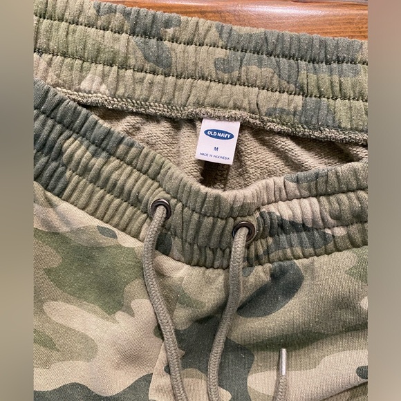 Old Navy camo sweatpants - Picture 4 of 4